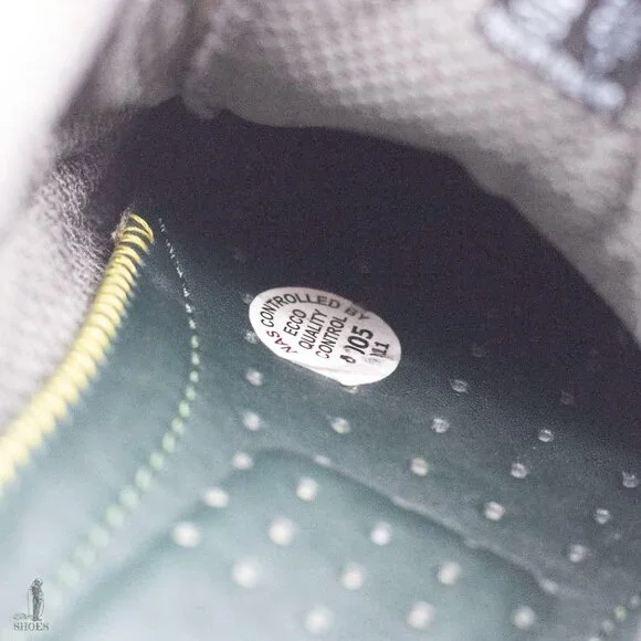 Ecco Minimalist Sneakers with Reflective Tongue Womens size 8-8.5 EU 39 - Picture 11 of 11